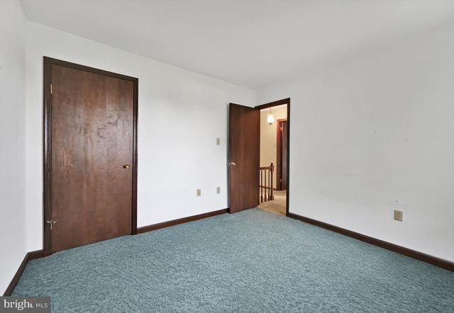 727 N CHURCH RD, Sinking Spring, PA 19608