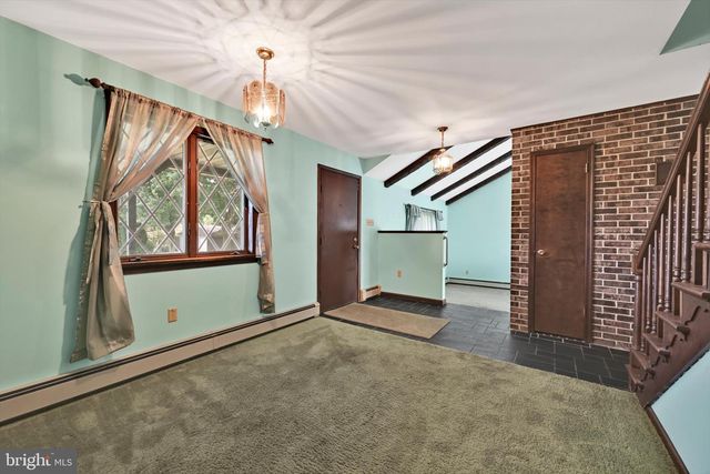 727 N CHURCH RD, Sinking Spring, PA 19608