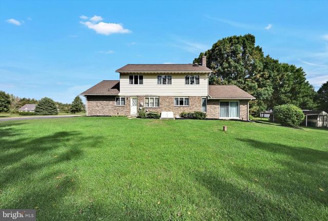 727 N CHURCH RD, Sinking Spring, PA 19608
