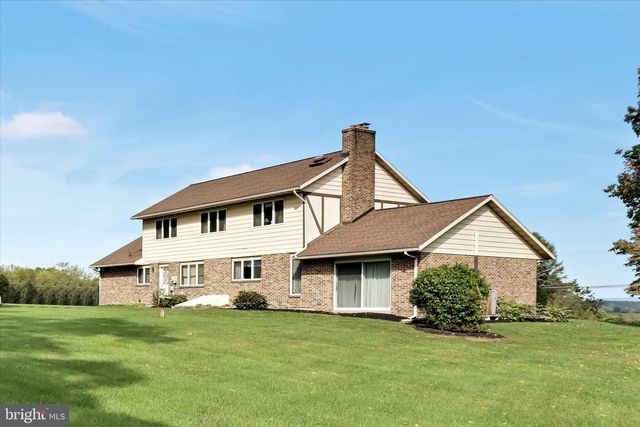727 N CHURCH RD, Sinking Spring, PA 19608