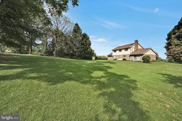 727 N CHURCH RD, Sinking Spring, PA 19608