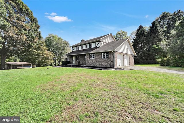 727 N CHURCH RD, Sinking Spring, PA 19608