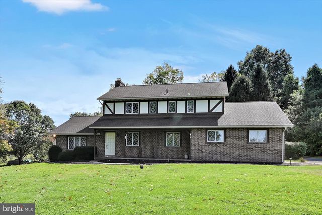 727 N CHURCH RD, Sinking Spring, PA 19608