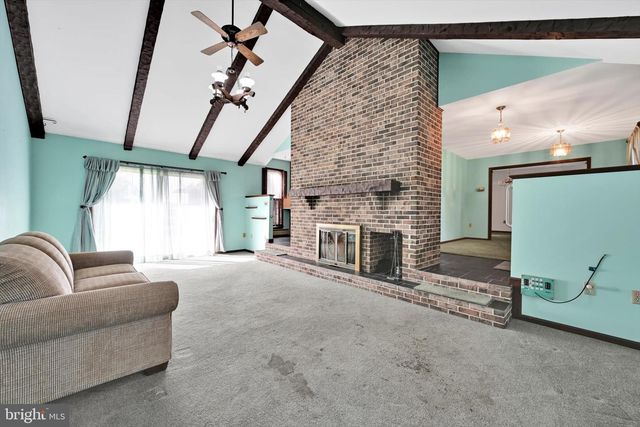 727 N CHURCH RD, Sinking Spring, PA 19608