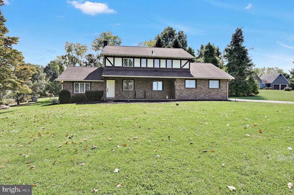 727 N CHURCH RD, Sinking Spring, PA 19608