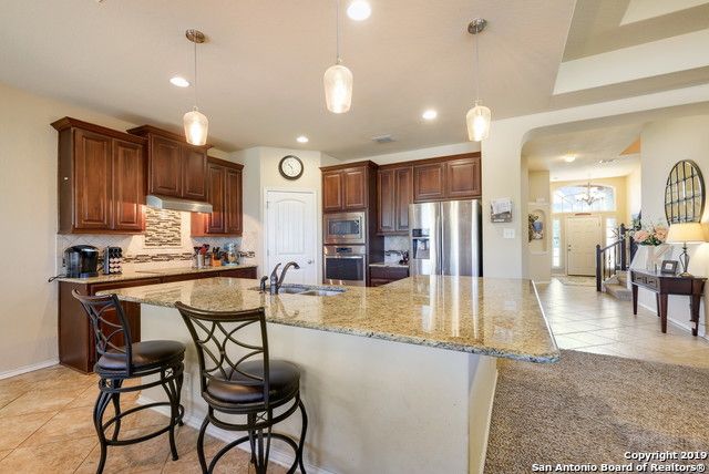 9743 COMMON LAW, Converse, TX 78109