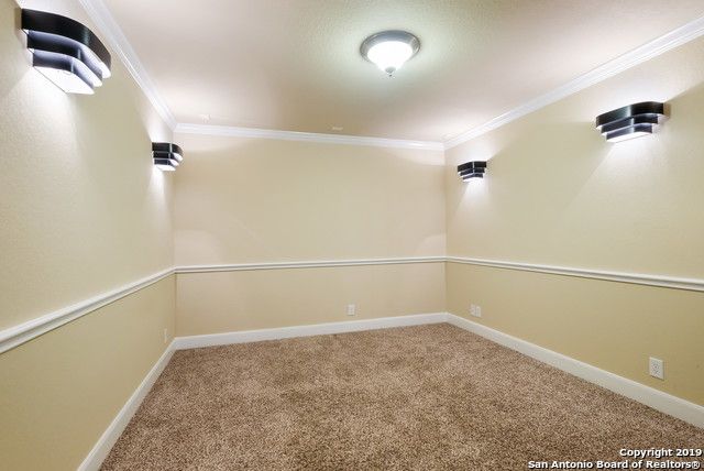 9743 COMMON LAW, Converse, TX 78109