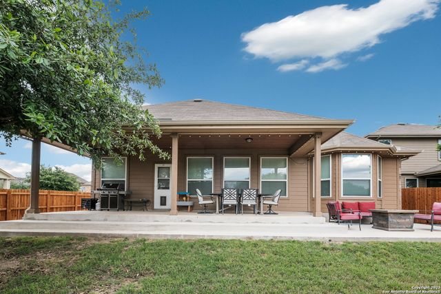 9743 COMMON LAW, Converse, TX 78109