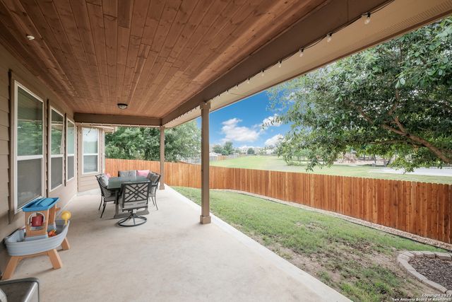 9743 COMMON LAW, Converse, TX 78109