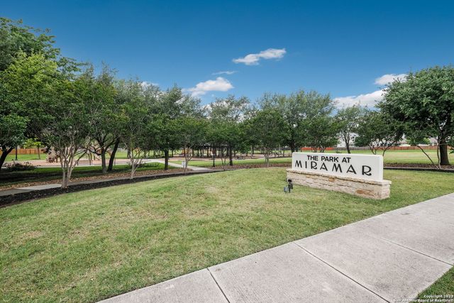 9743 COMMON LAW, Converse, TX 78109