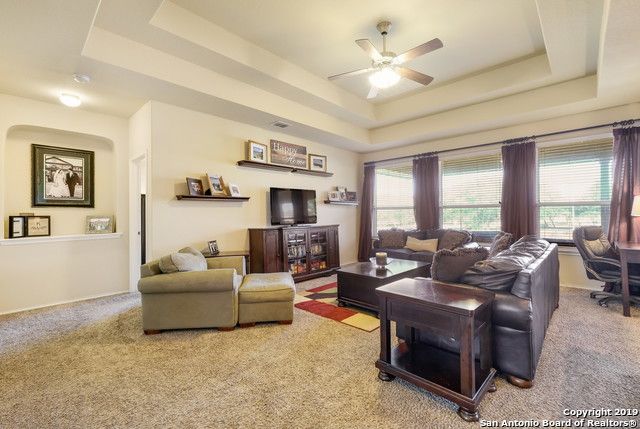 9743 COMMON LAW, Converse, TX 78109