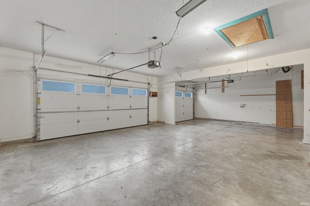 123 Zona Drive, Auburn, IN 46706