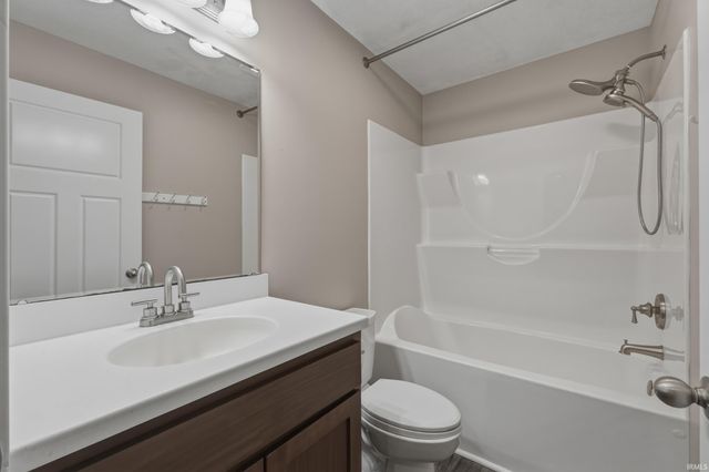 123 Zona Drive, Auburn, IN 46706