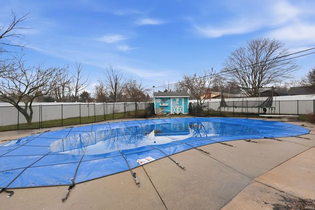 123 Zona Drive, Auburn, IN 46706