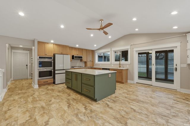 123 Zona Drive, Auburn, IN 46706