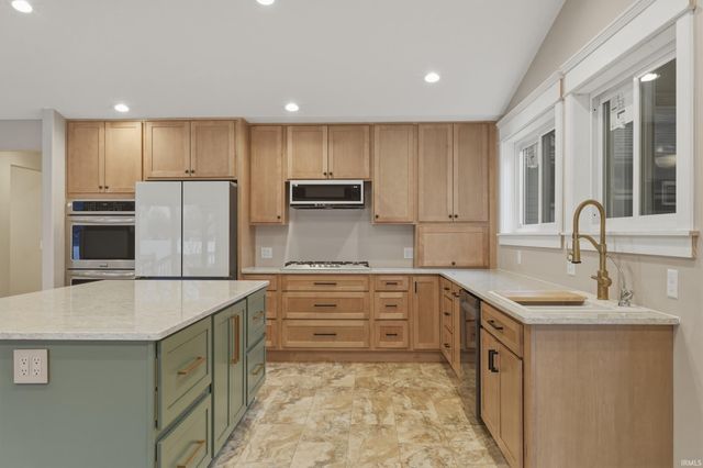 123 Zona Drive, Auburn, IN 46706