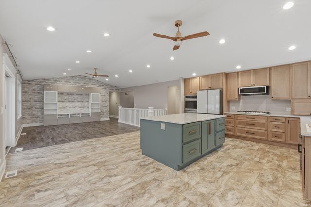 123 Zona Drive, Auburn, IN 46706