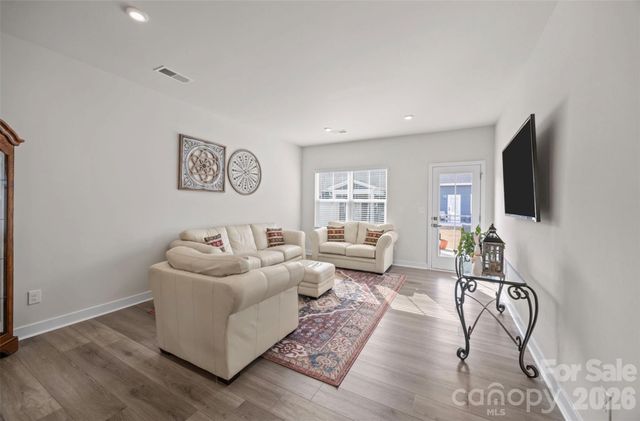 913 Prince Garrett Way, Denver, NC 28037