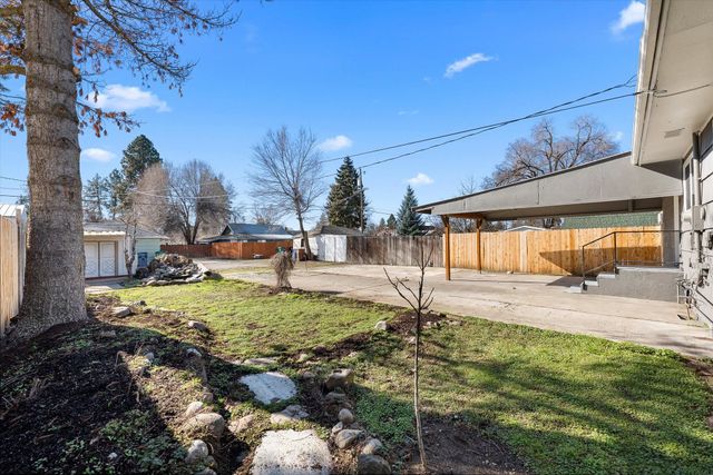 3527 W W Wellesley Ave, Spokane, WA 99205