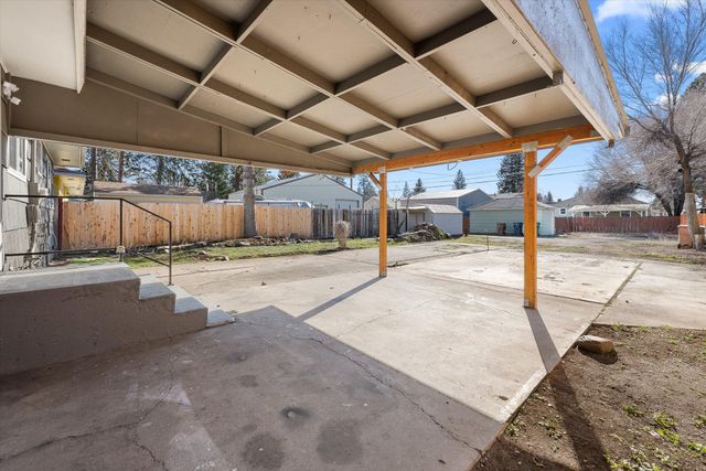 3527 W W Wellesley Ave, Spokane, WA 99205
