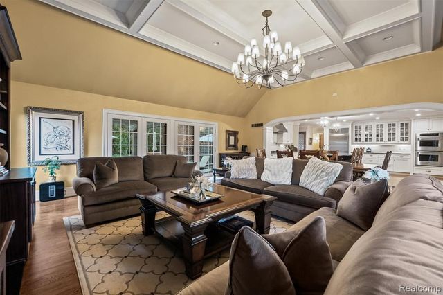 25325 Devon Lane, Franklin, MI 48025