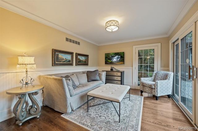 25325 Devon Lane, Franklin, MI 48025