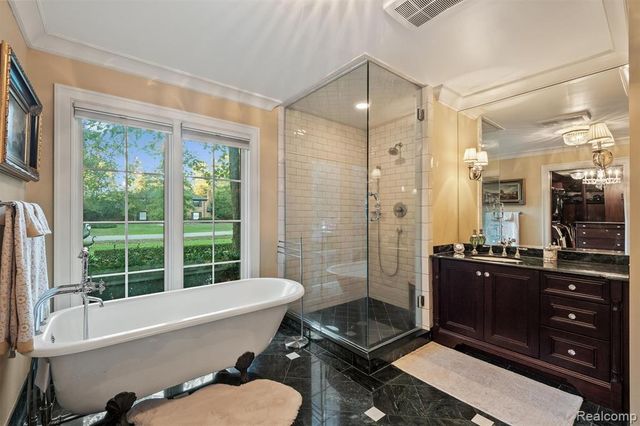 25325 Devon Lane, Franklin, MI 48025