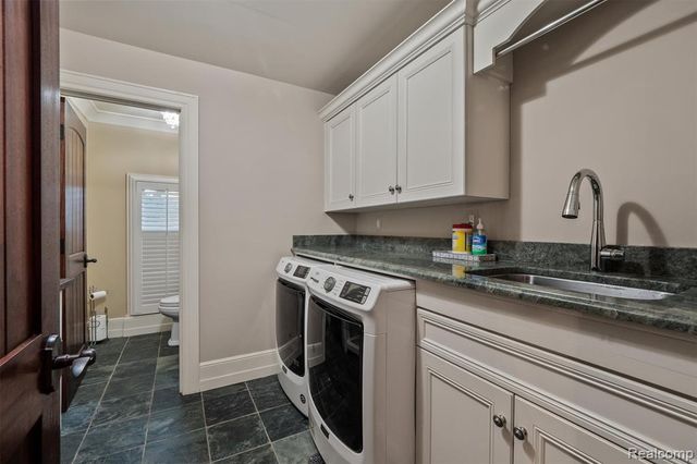 25325 Devon Lane, Franklin, MI 48025
