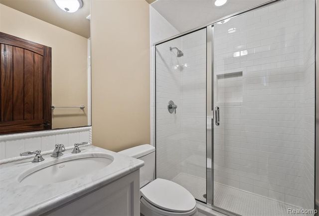 25325 Devon Lane, Franklin, MI 48025