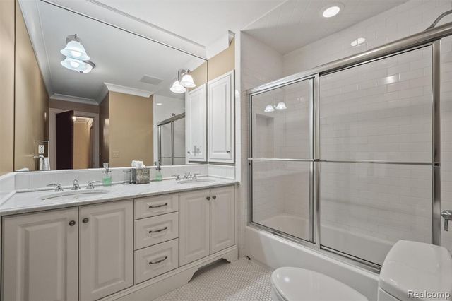 25325 Devon Lane, Franklin, MI 48025