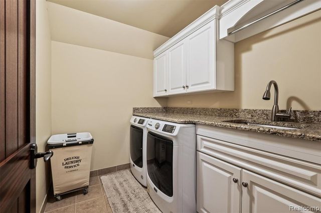 25325 Devon Lane, Franklin, MI 48025