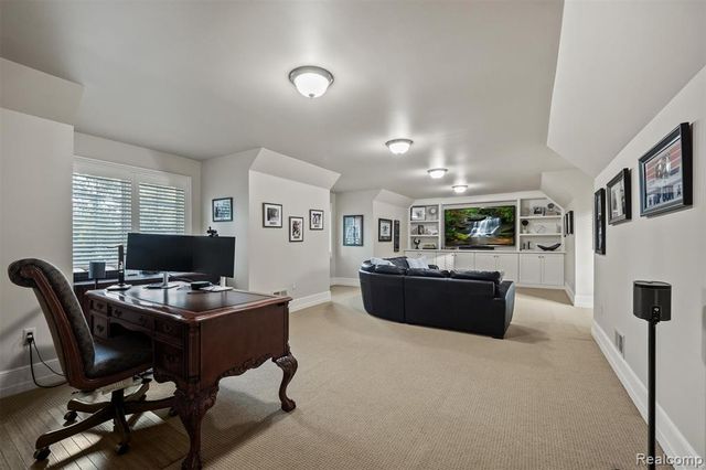 25325 Devon Lane, Franklin, MI 48025