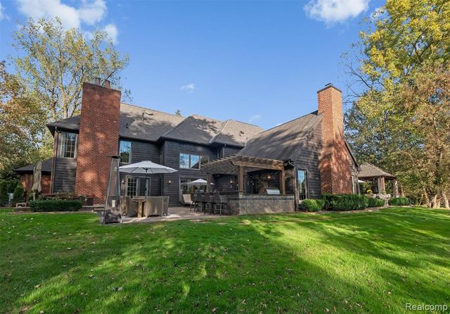 25325 Devon Lane, Franklin, MI 48025