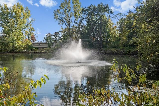 25325 Devon Lane, Franklin, MI 48025