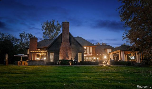 25325 Devon Lane, Franklin, MI 48025