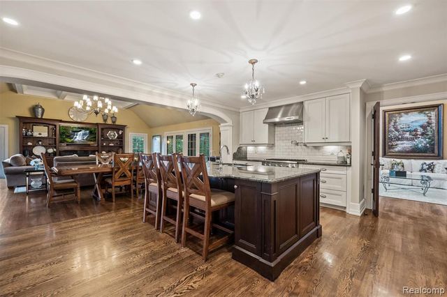 25325 Devon Lane, Franklin, MI 48025
