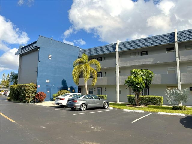 7837 Golf Circle Drive 206, Margate, FL 33063