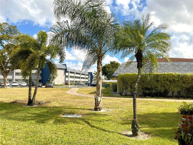 7837 Golf Circle Drive 206, Margate, FL 33063