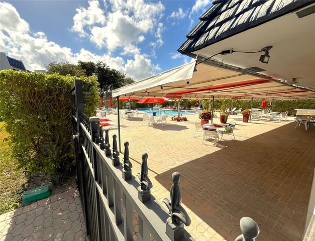 7837 Golf Circle Drive 206, Margate, FL 33063