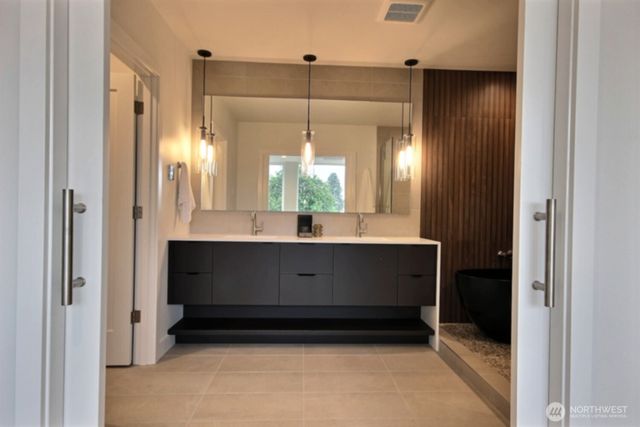 813 NE 90th Street, Seattle, WA 98115