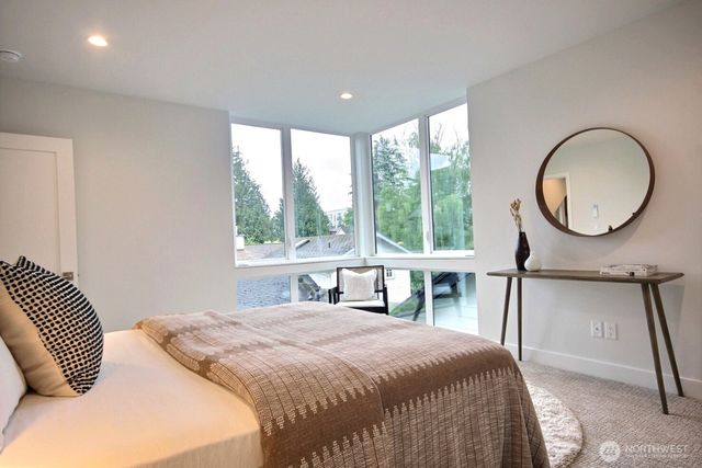 813 NE 90th Street, Seattle, WA 98115