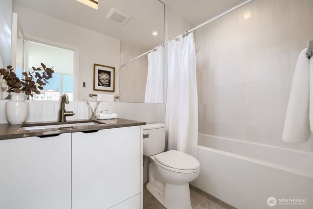813 NE 90th Street, Seattle, WA 98115
