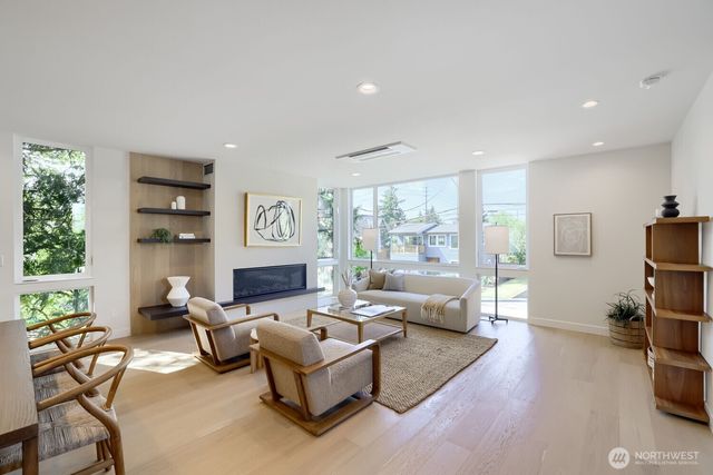 813 NE 90th Street, Seattle, WA 98115