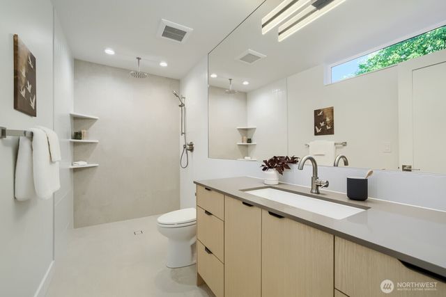 813 NE 90th Street, Seattle, WA 98115