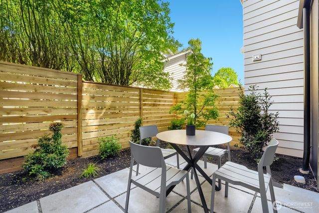 813 NE 90th Street, Seattle, WA 98115