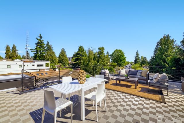 813 NE 90th Street, Seattle, WA 98115