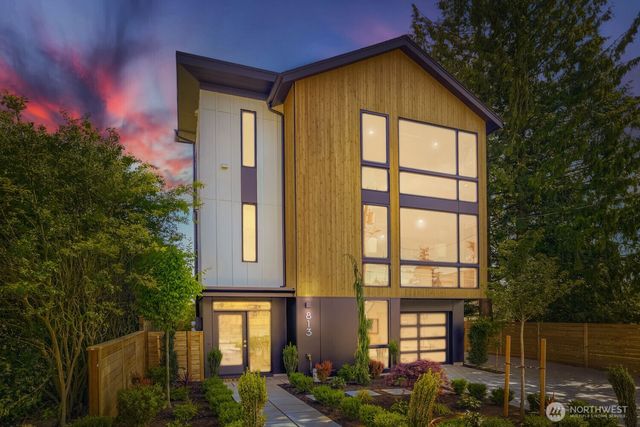 813 NE 90th Street, Seattle, WA 98115