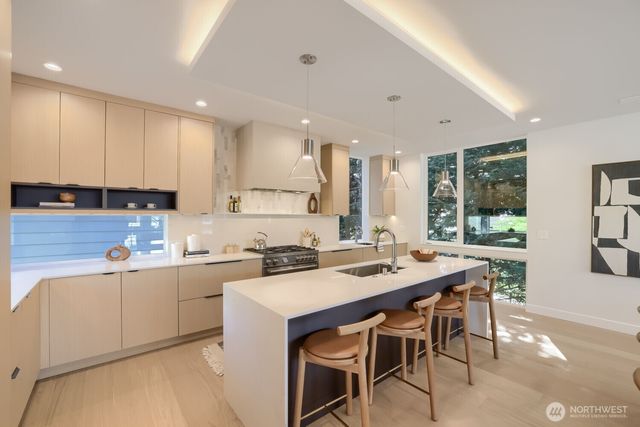 813 NE 90th Street, Seattle, WA 98115