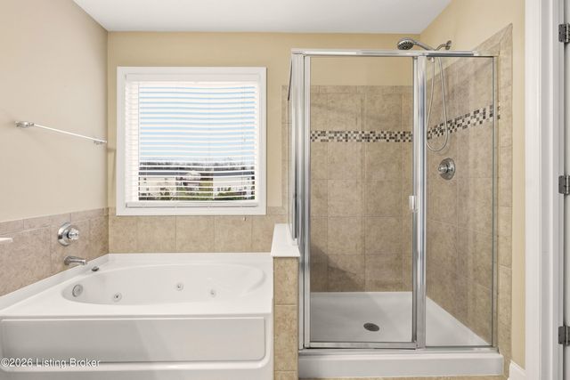 1129 Cherry Hollow Rd, La Grange, KY 40031