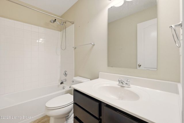 1129 Cherry Hollow Rd, La Grange, KY 40031